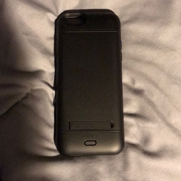 Chargeable iPhone 6 case - Picture 1 of 2